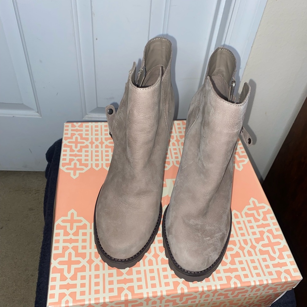 Ankle boots